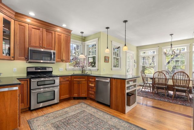 13 Cantwell Rd, Milton, MA 02186