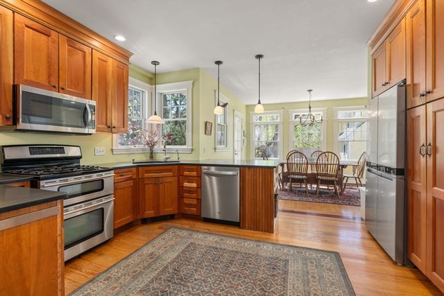 13 Cantwell Rd, Milton, MA 02186