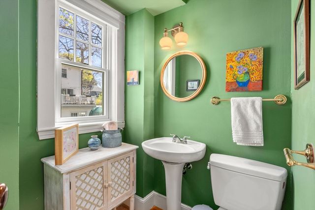 13 Cantwell Rd, Milton, MA 02186