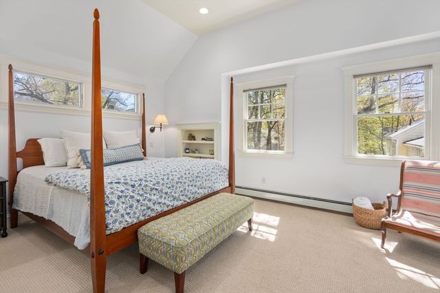 13 Cantwell Rd, Milton, MA 02186