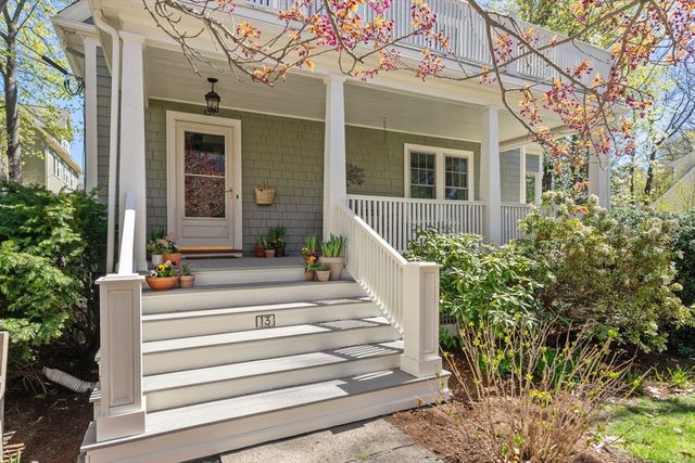 13 Cantwell Rd, Milton, MA 02186