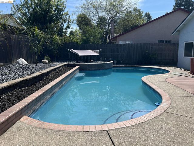 4805 Clarity Ct, Sacramento, CA 95842