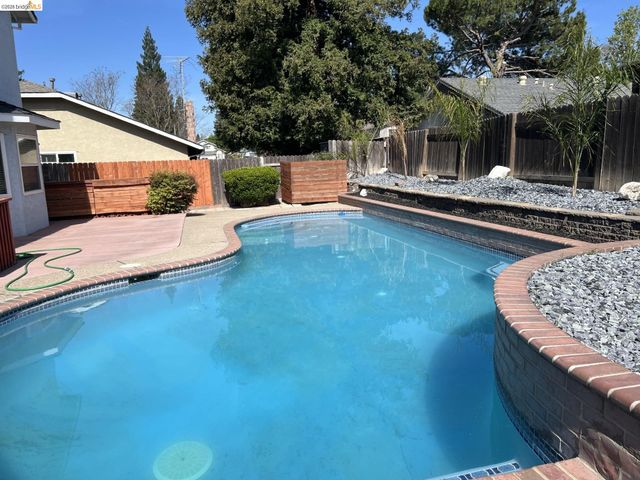 4805 Clarity Ct, Sacramento, CA 95842