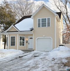 65 Phelps Street, East Hartford, CT 06108