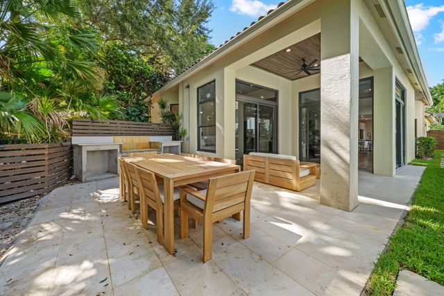 2658 Players Court, Wellington, FL 33414