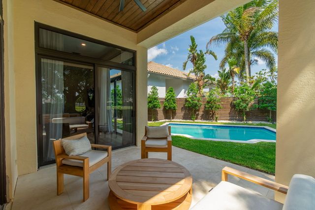 2658 Players Court, Wellington, FL 33414