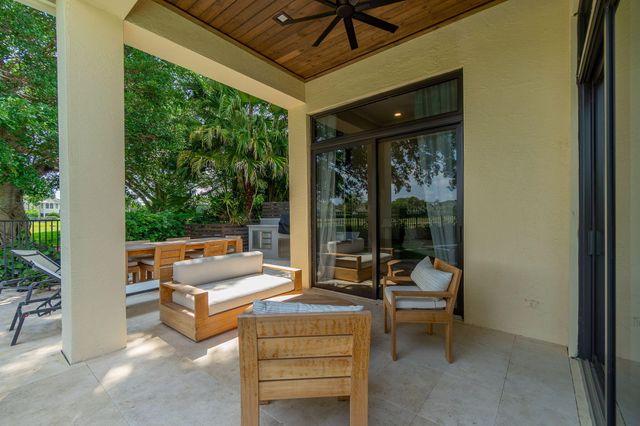 2658 Players Court, Wellington, FL 33414