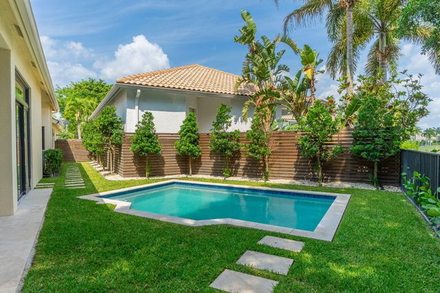 2658 Players Court, Wellington, FL 33414