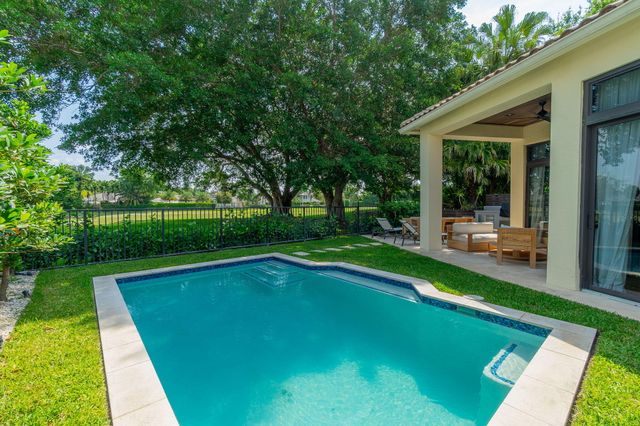 2658 Players Court, Wellington, FL 33414
