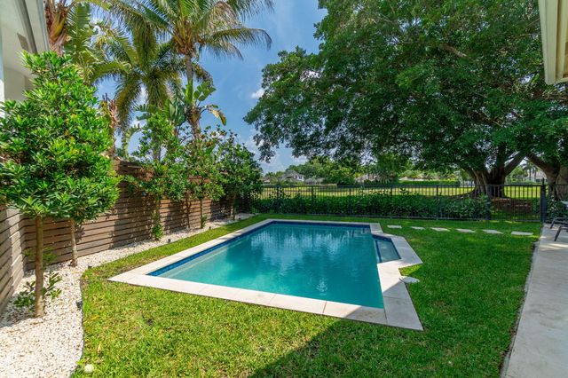 2658 Players Court, Wellington, FL 33414