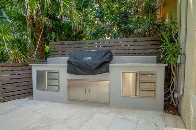 2658 Players Court, Wellington, FL 33414