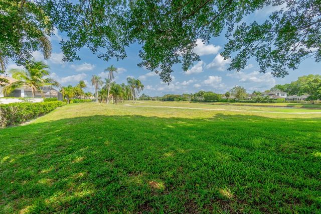 2658 Players Court, Wellington, FL 33414