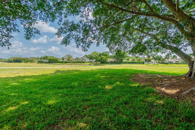 2658 Players Court, Wellington, FL 33414