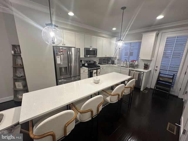 14566 LAKE VISTA DR, Chantilly, VA 20151