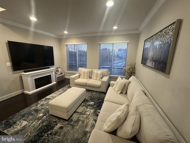 14566 LAKE VISTA DR, Chantilly, VA 20151