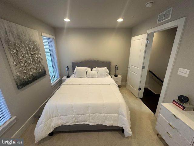 14566 LAKE VISTA DR, Chantilly, VA 20151