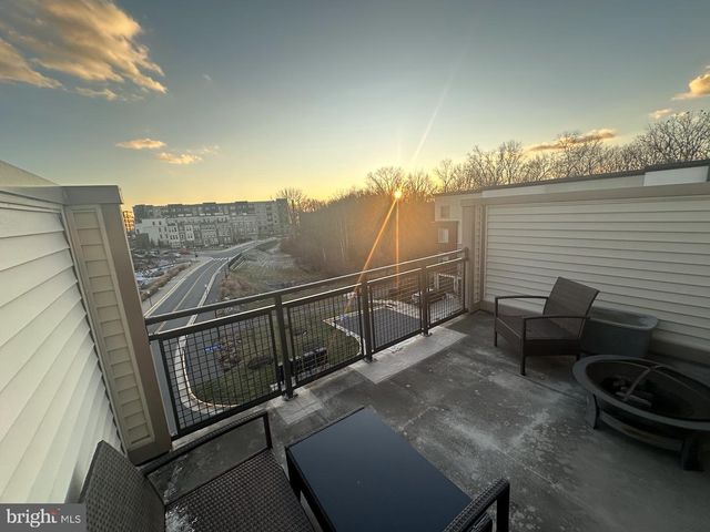 14566 LAKE VISTA DR, Chantilly, VA 20151