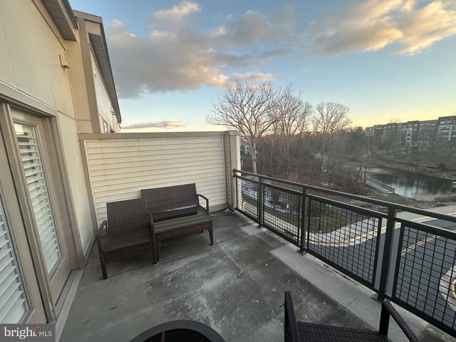 14566 LAKE VISTA DR, Chantilly, VA 20151