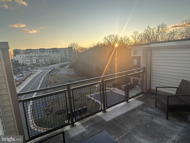 14566 LAKE VISTA DR, Chantilly, VA 20151