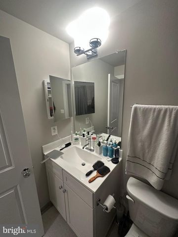 14566 LAKE VISTA DR, Chantilly, VA 20151