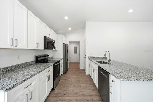 16450 SE 57TH PLACE, Ocklawaha, FL 32179