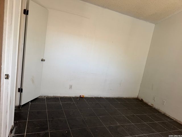 4146 Sunrise Point Dr, San Antonio, TX 78244
