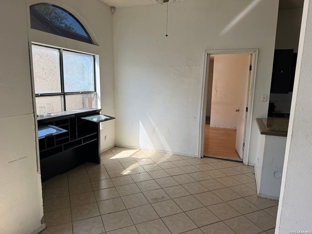 4146 Sunrise Point Dr, San Antonio, TX 78244