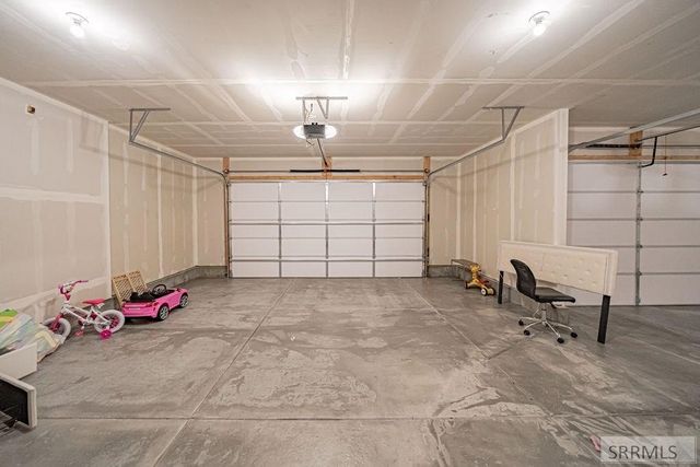 2926 Curlew Drive, Ammon, ID 83401