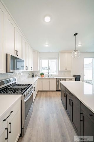 2926 Curlew Drive, Ammon, ID 83401