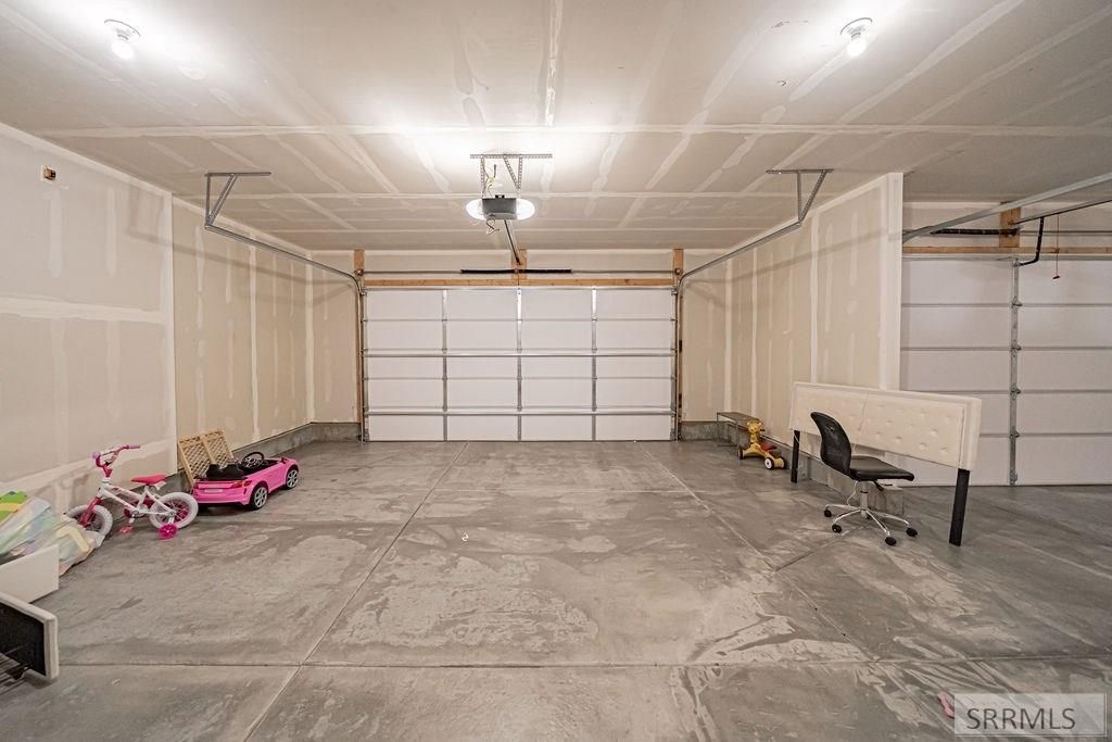 Image 27 of property listing at 2926 Curlew Drive, Ammon, ID 83401