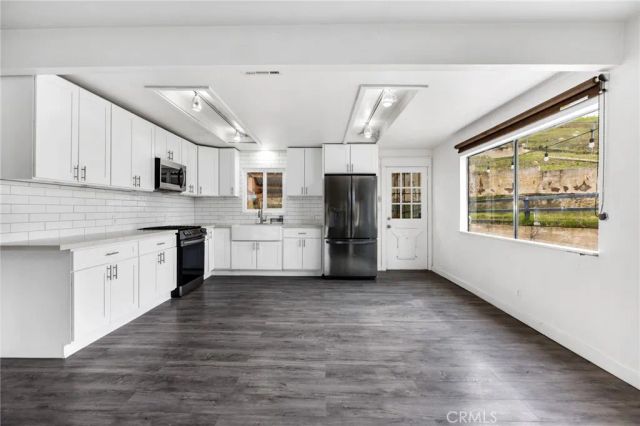 16550 Arnold Avenue, Lake Elsinore, CA 92530