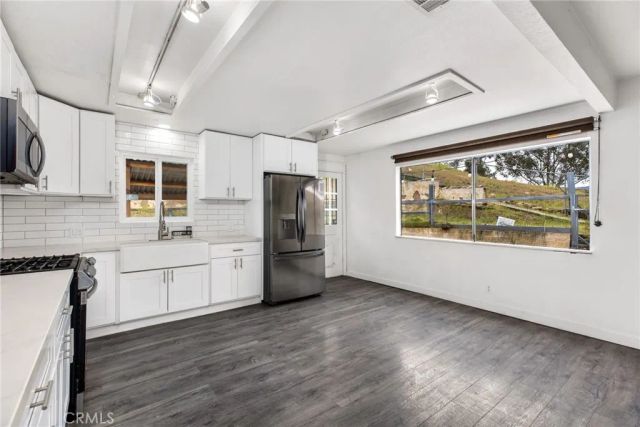 16550 Arnold Avenue, Lake Elsinore, CA 92530