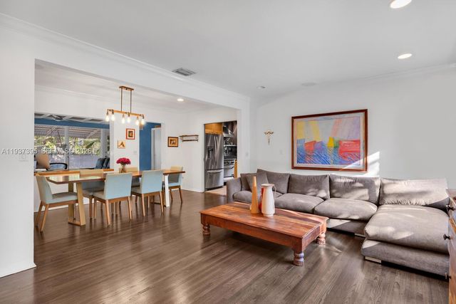 11660 NE 8th Ave, Biscayne Park, FL 33161