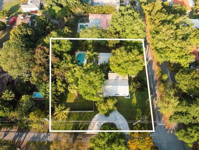 11660 NE 8th Ave, Biscayne Park, FL 33161