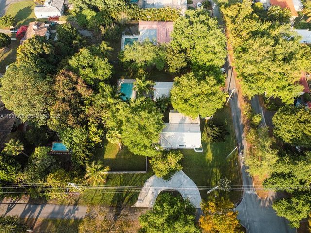 11660 NE 8th Ave, Biscayne Park, FL 33161