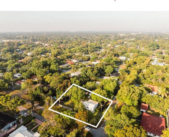 11660 NE 8th Ave, Biscayne Park, FL 33161