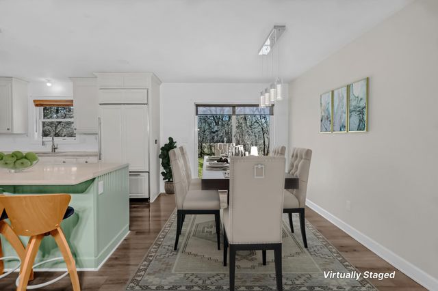 1130 Hallam Avenue N, Mahtomedi, MN 55115