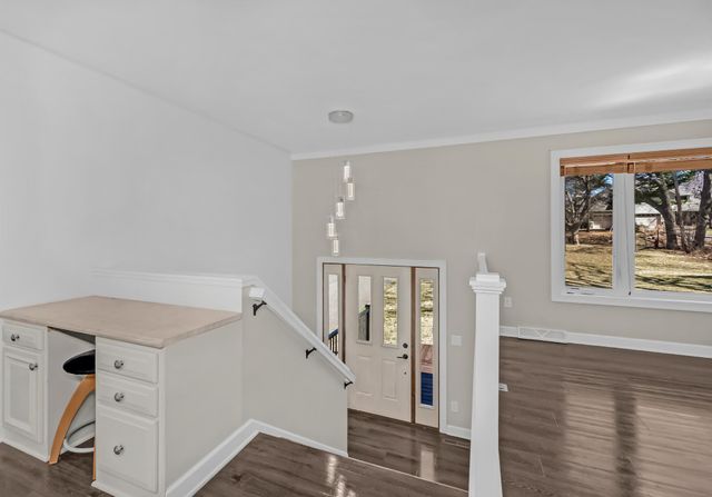 1130 Hallam Avenue N, Mahtomedi, MN 55115