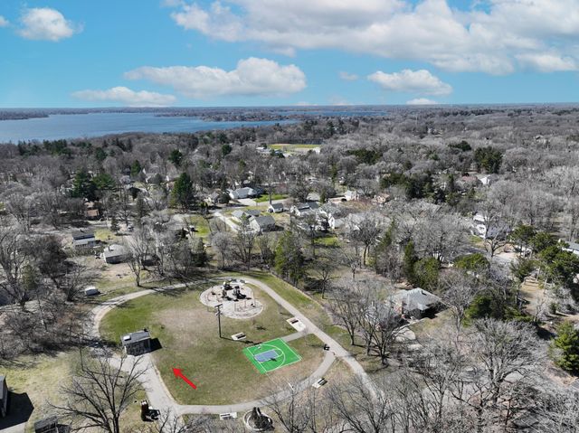 1130 Hallam Avenue N, Mahtomedi, MN 55115