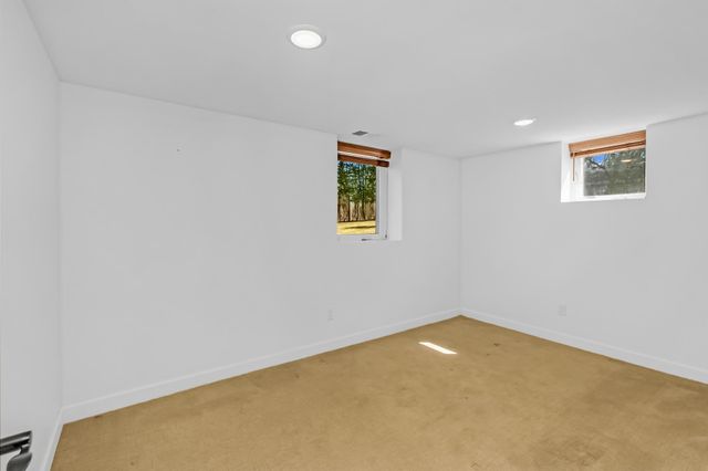 1130 Hallam Avenue N, Mahtomedi, MN 55115