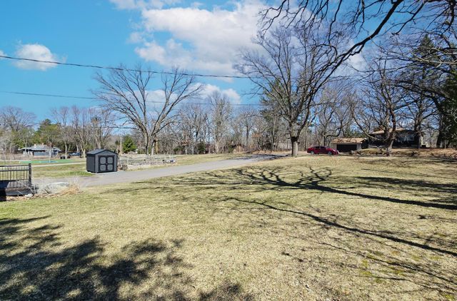 1130 Hallam Avenue N, Mahtomedi, MN 55115