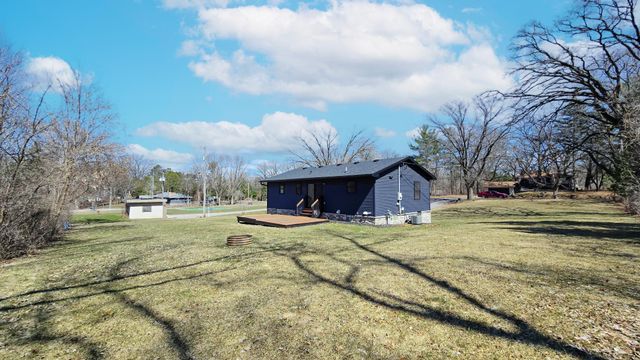 1130 Hallam Avenue N, Mahtomedi, MN 55115