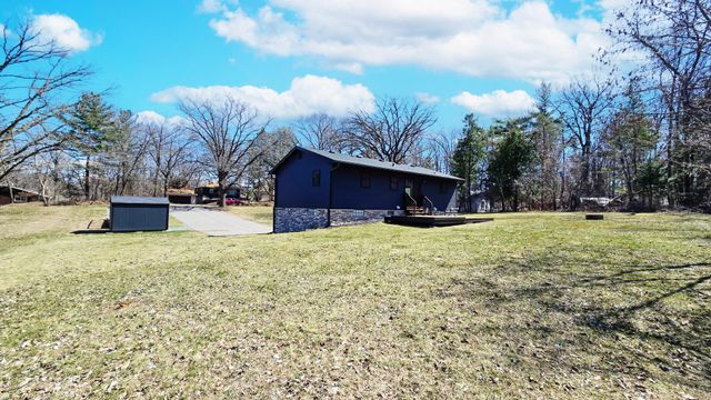 1130 Hallam Avenue N, Mahtomedi, MN 55115