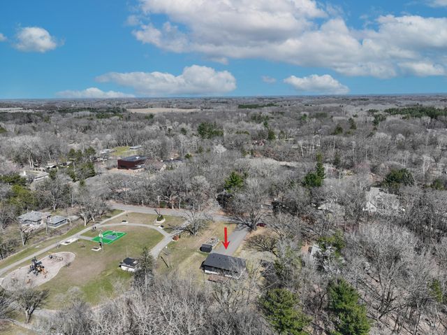 1130 Hallam Avenue N, Mahtomedi, MN 55115