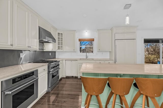 1130 Hallam Avenue N, Mahtomedi, MN 55115