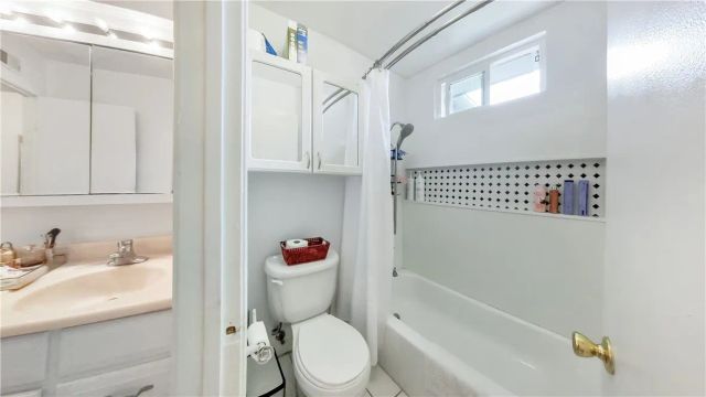 1651 237 Street C, Harbor City, CA 90710