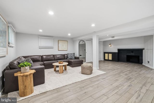 2030 WILLOW BROOK DR, Huntingdon Valley, PA 19006
