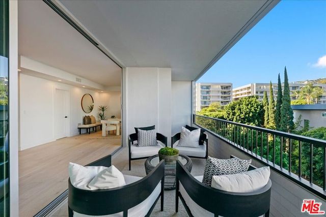 1100 Alta Loma Road 803, West Hollywood, CA 90069