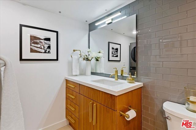 1100 Alta Loma Road 803, West Hollywood, CA 90069