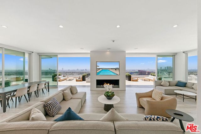 1100 Alta Loma Road 803, West Hollywood, CA 90069